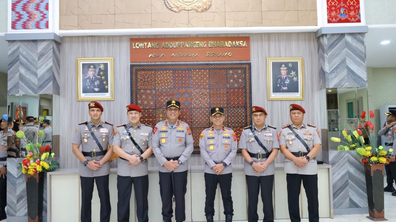 *Kapolda Sulsel Pimpin Sertijab Dirreskrimsus Dan Dir Resnarkoba Polda Sulsel*