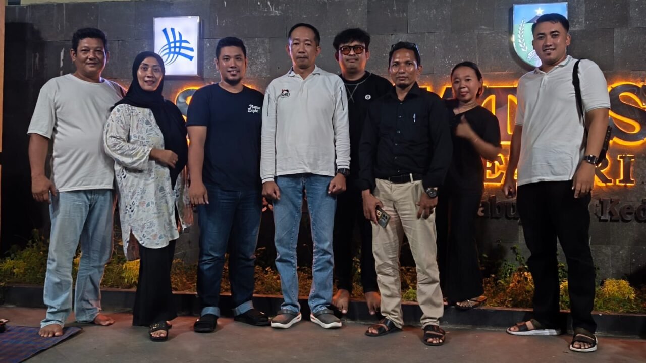 PSI Kabupaten Kediri Ngopi Bareng di Latar Pasar Wates, Dorong UMKM dan Pererat Kebersamaan