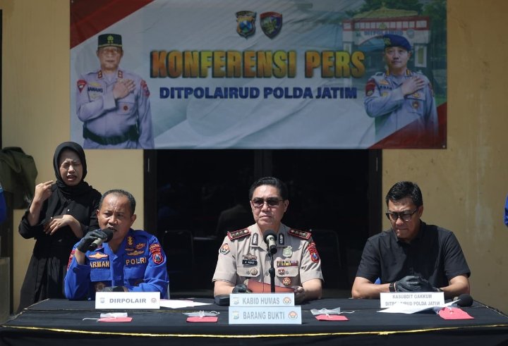 Polda Jatim Gagalkan Penyelundupan Solar Subsidi ke Kalimantan, Tersangka Asal Blora Diamankan