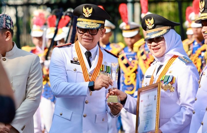 Empat Kali Berturut-turut, Banyuwangi Raih Peringkat Terbaik Kabupaten Berkinerja Tinggi se-Indonesia dari Kemendagri