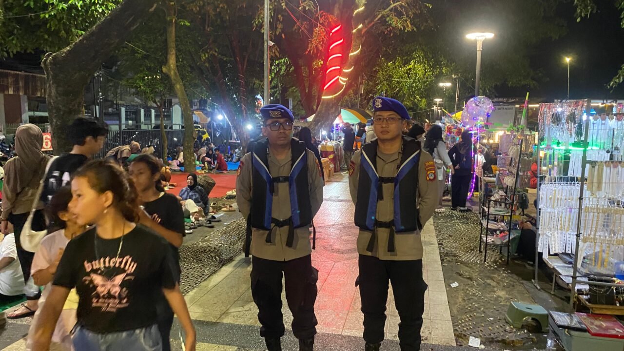 Sat Polairud Polresta Banjarmasin Laksanakan Pengamanan dan Pemantauan Menara Pandang Siring Kapten Pierre Tendean