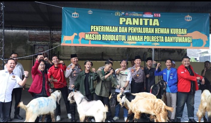 Wujud Kepedulian Sosial, Polresta Banyuwangi Tebar Hewan Kurban ke Ulama dan Mahasiswa