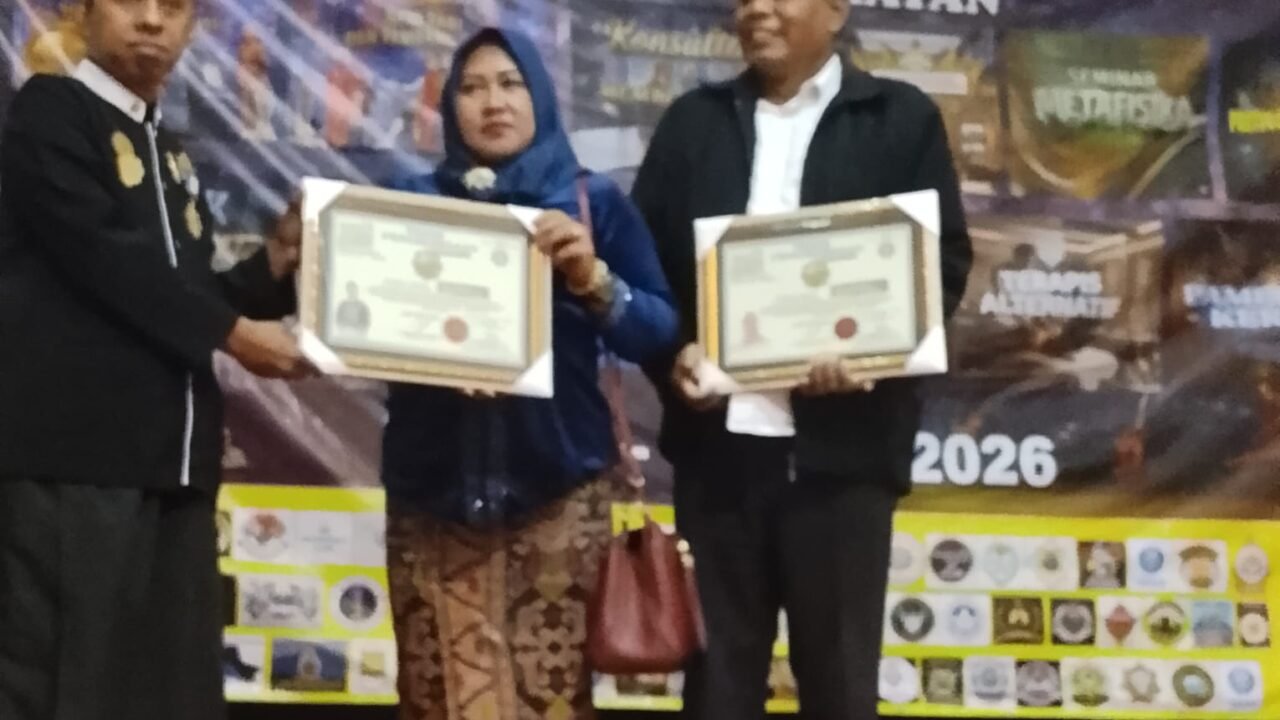 PENYERAHAN PIAGAM PENGHARGAAN: APRESIASI BAGI PENJAGA DAN PELENGGARA WARISAN BUDAYA