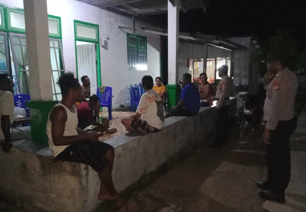 Polsek Fordata Intensifkan Patroli Malam, Jaga Kamtibmas Tetap Kondusif