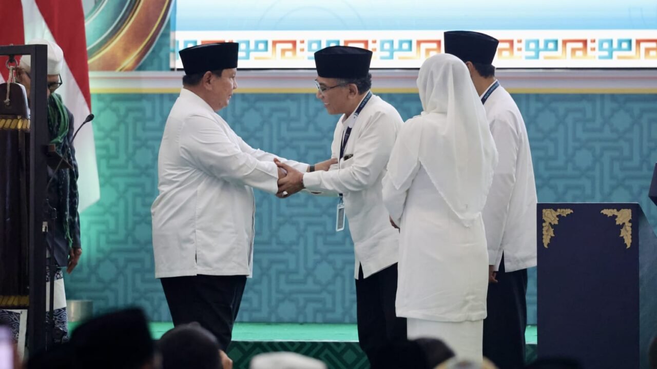 Prabowo Tegaskan Transformasi Bangsa: Angkat Rakyat Indonesia Keluar dari Kemiskinan*     _Press Release Badan Komunikasi Pemerintah (Bakom) RI_