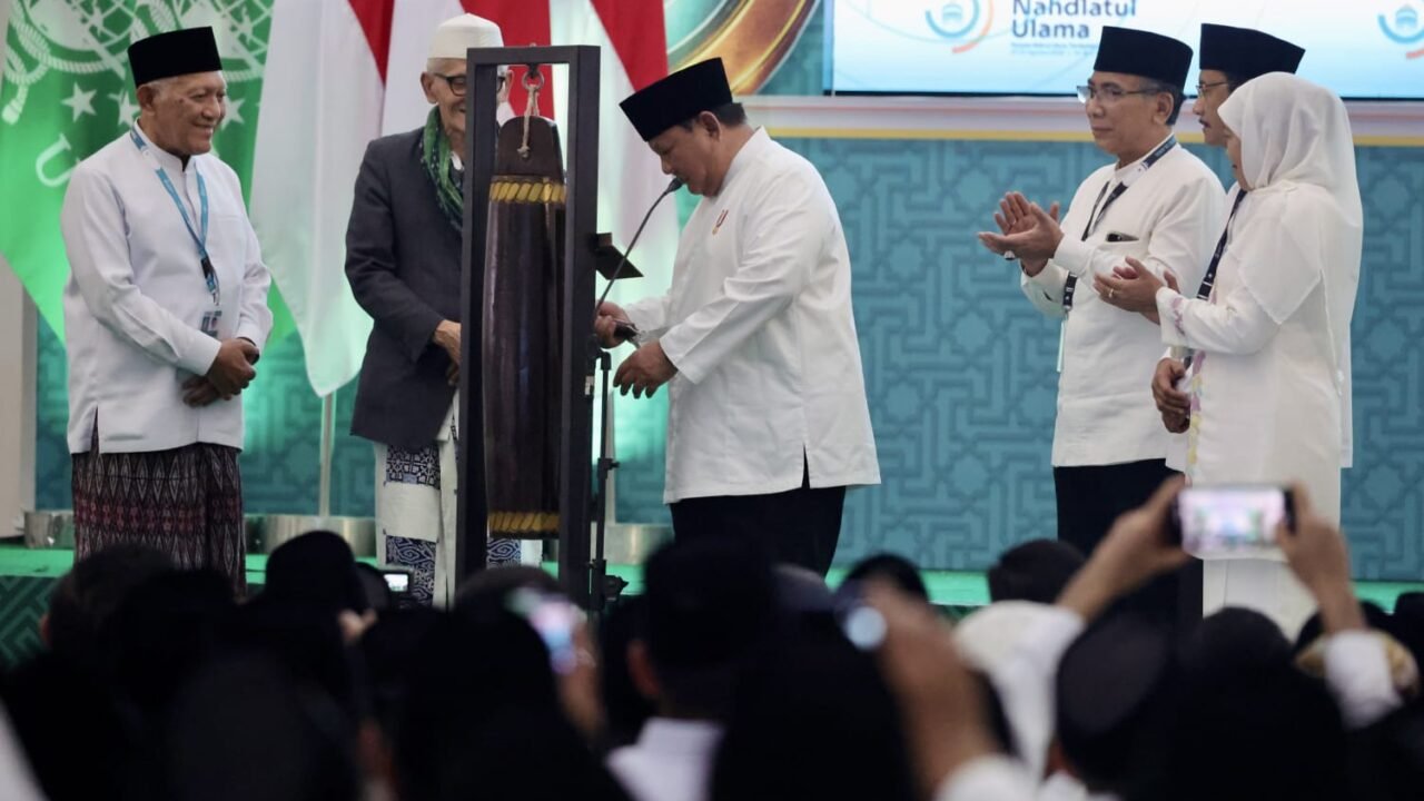 Prabowo Targetkan Penghematan Rp100 Triliun dari Pemangkasan BUMN di Akhir 2026*     _Press Release Badan Komunikasi Pemerintah (Bakom) RI_