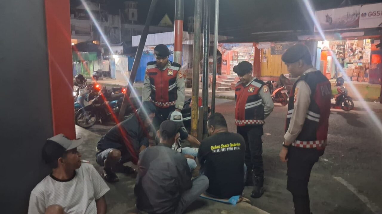 Jaga Kondusivitas Malam Hari, Sat Samapta Polres Kepulauan Tanimbar Intensifkan Patroli Dialogis