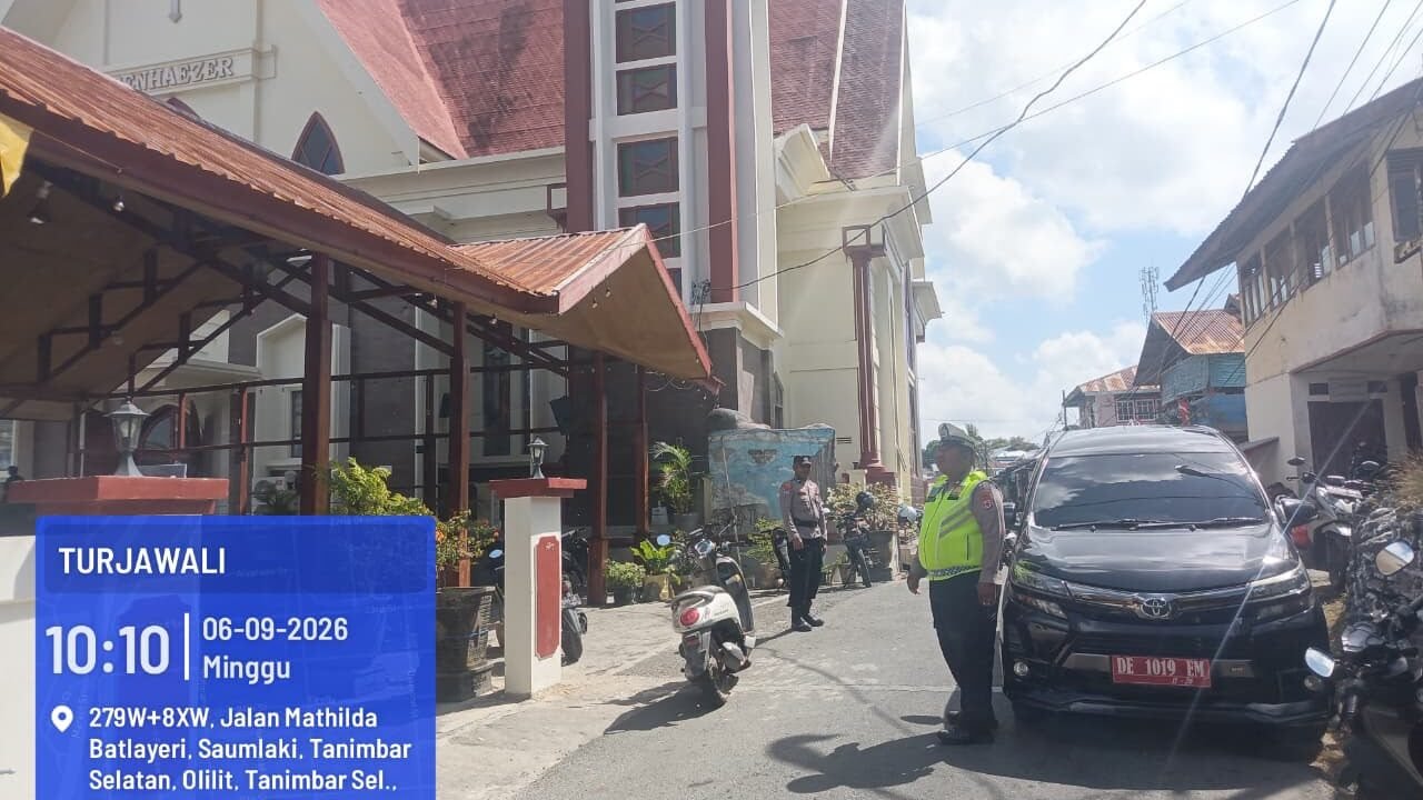 Jamin Kenyamanan Ibadah Minggu, Sat Lantas Polres Kepulauan Tanimbar Gelar Pengamanan dan Pengaturan Lalu Lintas